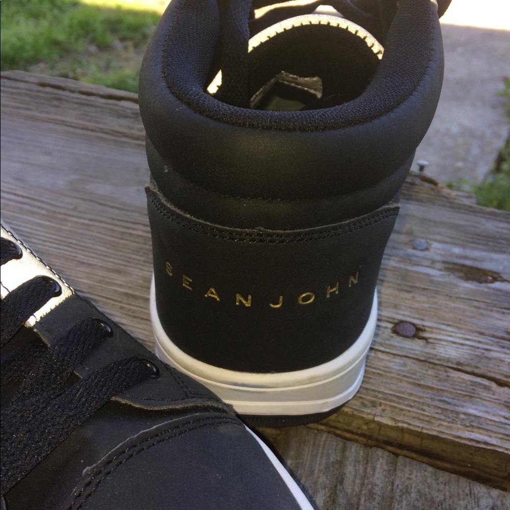 Seanjohn - Picture 5 of 7